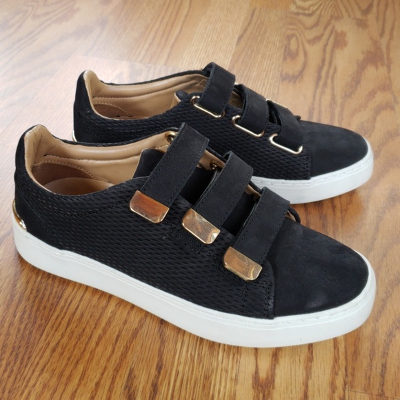 black velcro tennis shoes